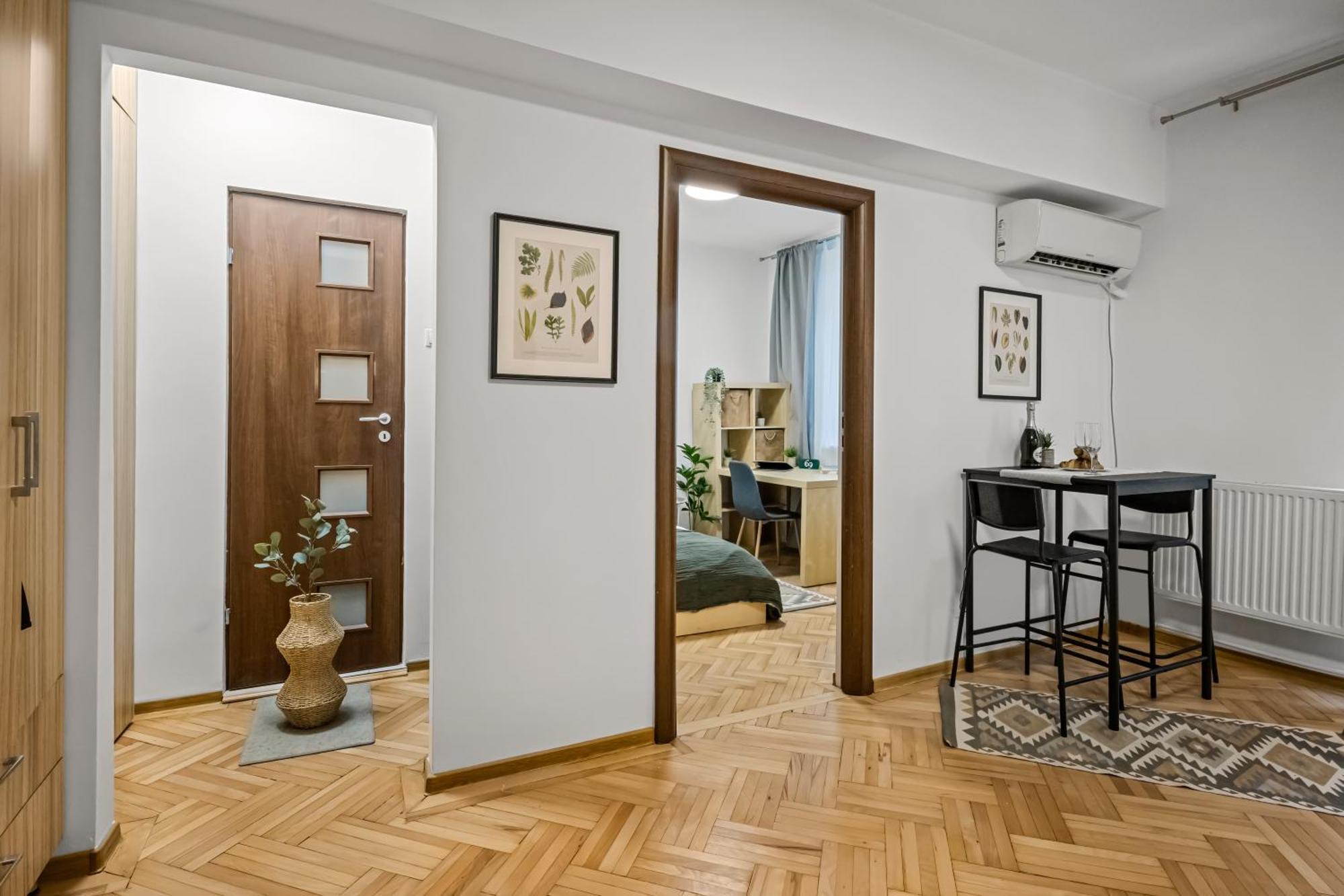 Earthy Escape - Central Apt With Balcony بوخارست المظهر الخارجي الصورة